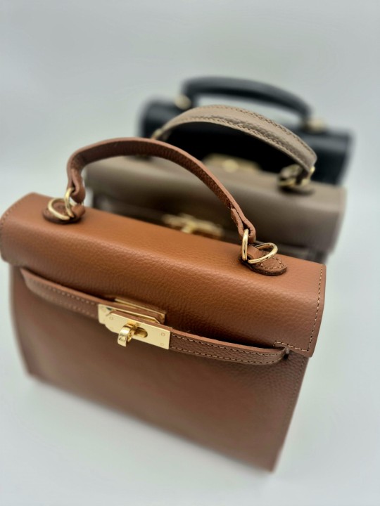 Torebka kuferek skórzana czarna